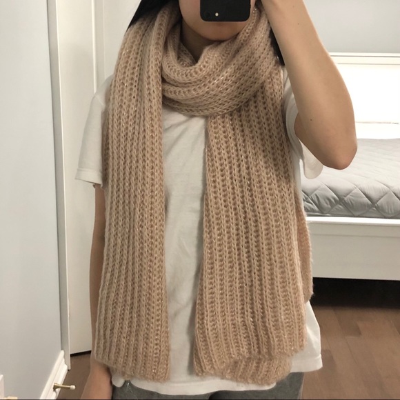 3/$20 🖤 Dusty Rose Scarf - Picture 2 of 4